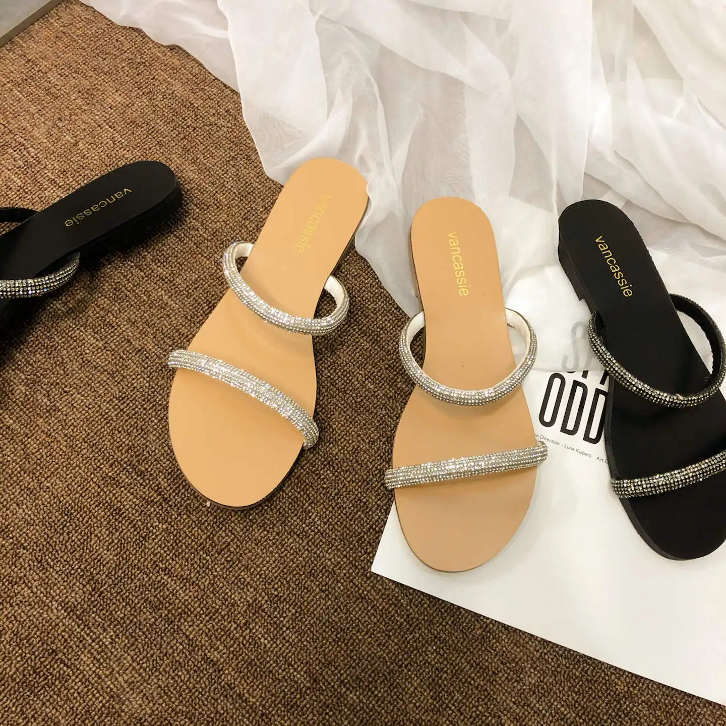 2022 summer new fairy wind one word with rhinestone flat bottom set-toe sandals and slippers simple temperament sandals