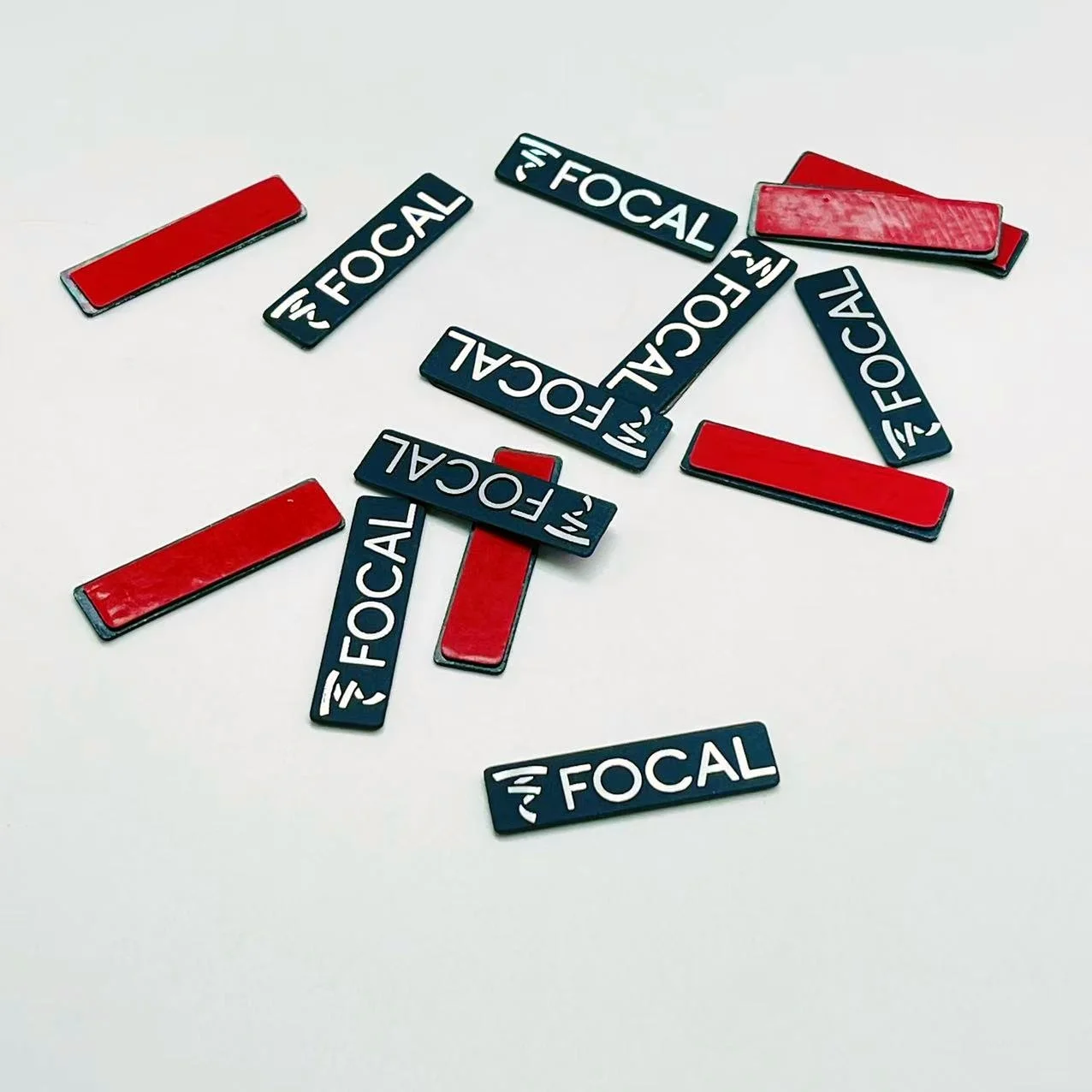 Фото Наклейки-эмблемы FOCAL для автомобильных Hi-Fi динамиков (5, 10, 20 шт.) – аксессуары для стайлинга №1