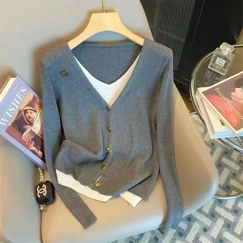 Модный многослойный двухсекционный вязаный топ с иллюзией и v-образным вырезом