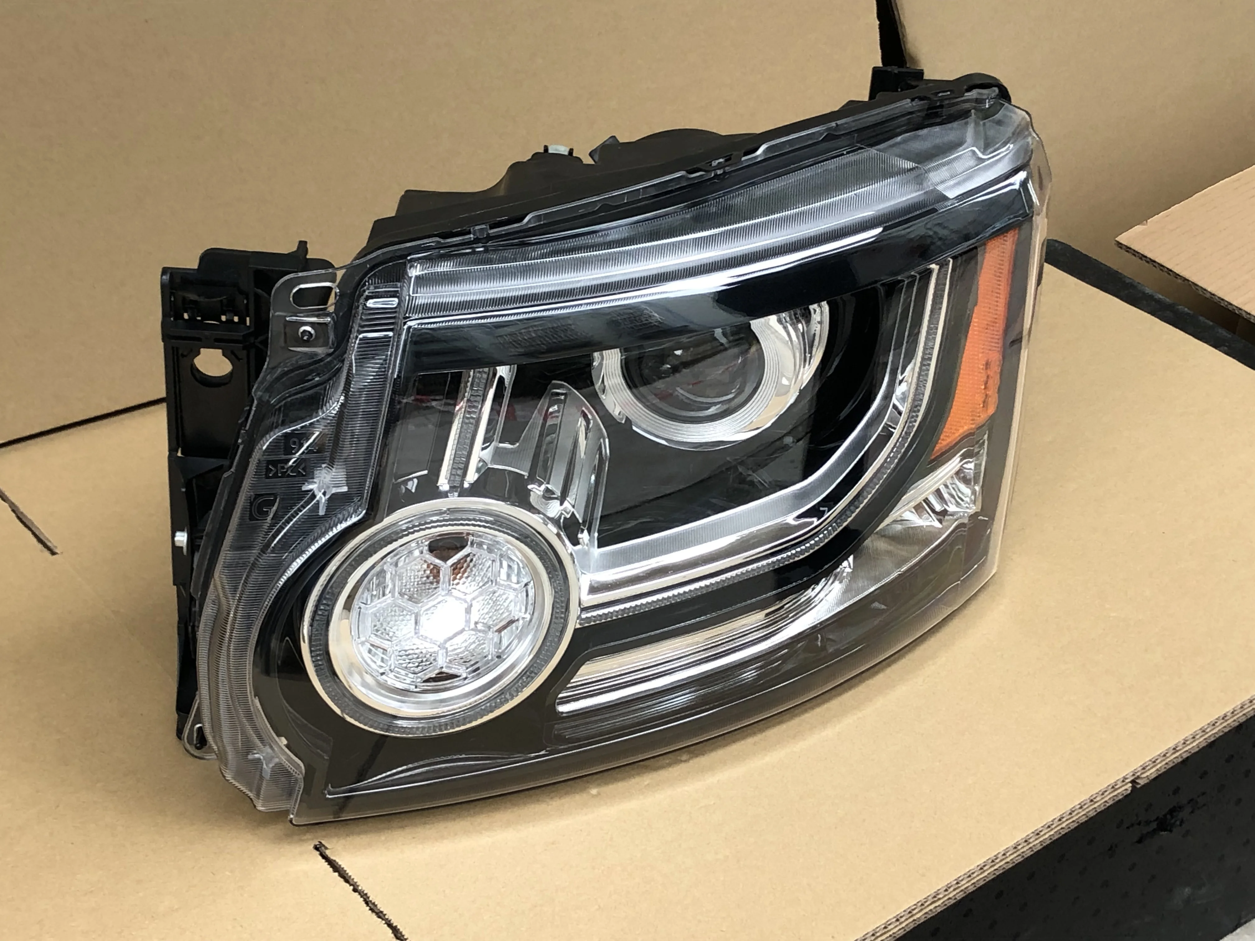 Фото Мощные автомобильные аксессуары, фары в сборе, ксеноновая HID фара для Land Rover 2014-2016 OE EH22-13W030-JE №2