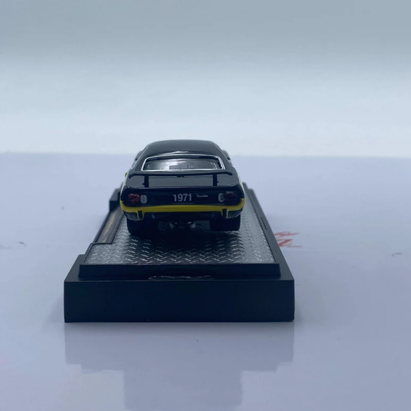Фото M2 Машины, литье под давлением, масштаб 1:64, 1971, Plymouth HEMI Cuda, сплав, имитация модели автомобиля, коллекция, дисплей, игрушка, подарок, орнамент №5
