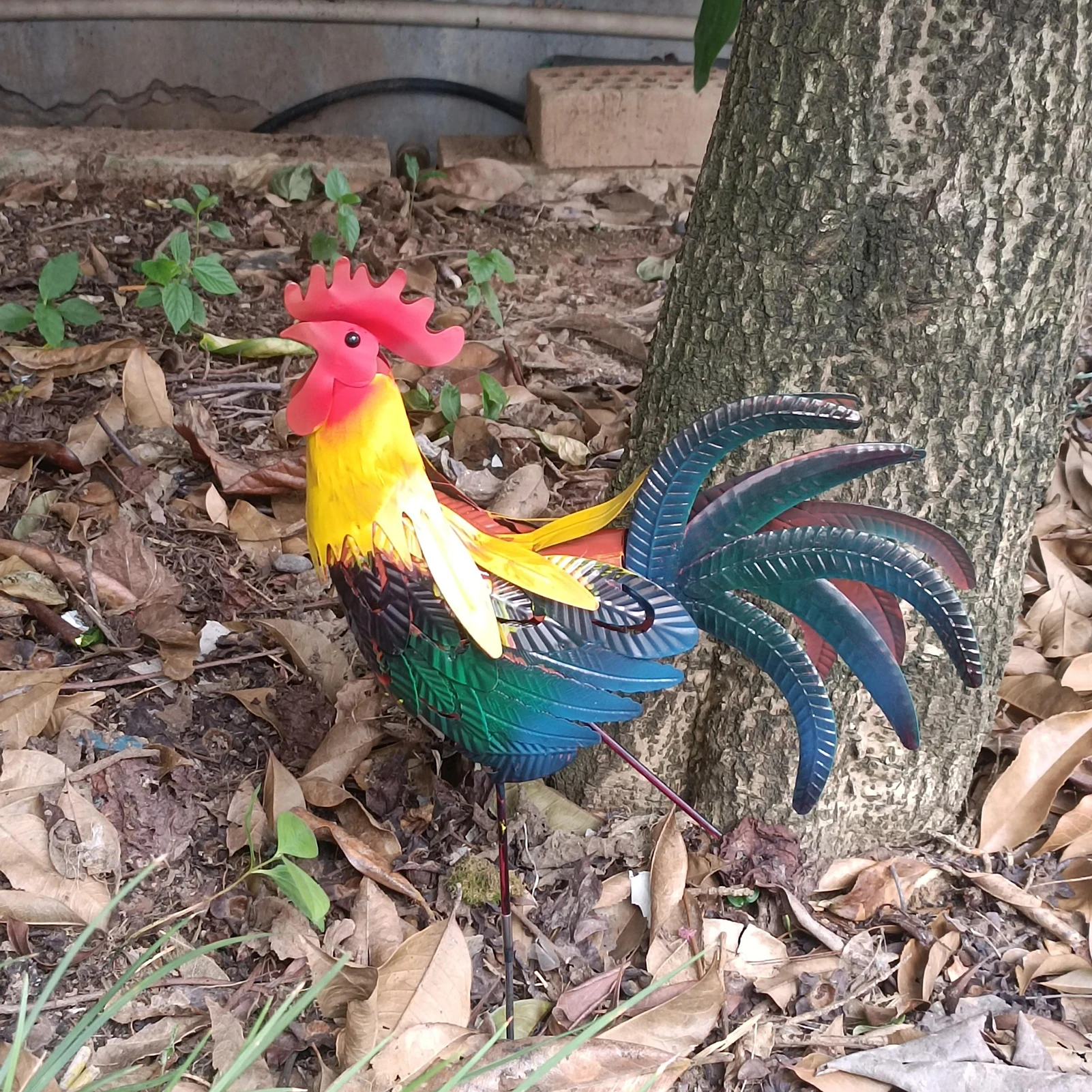 Железная искусственная садовая декорация уличные статуи курицы с красной