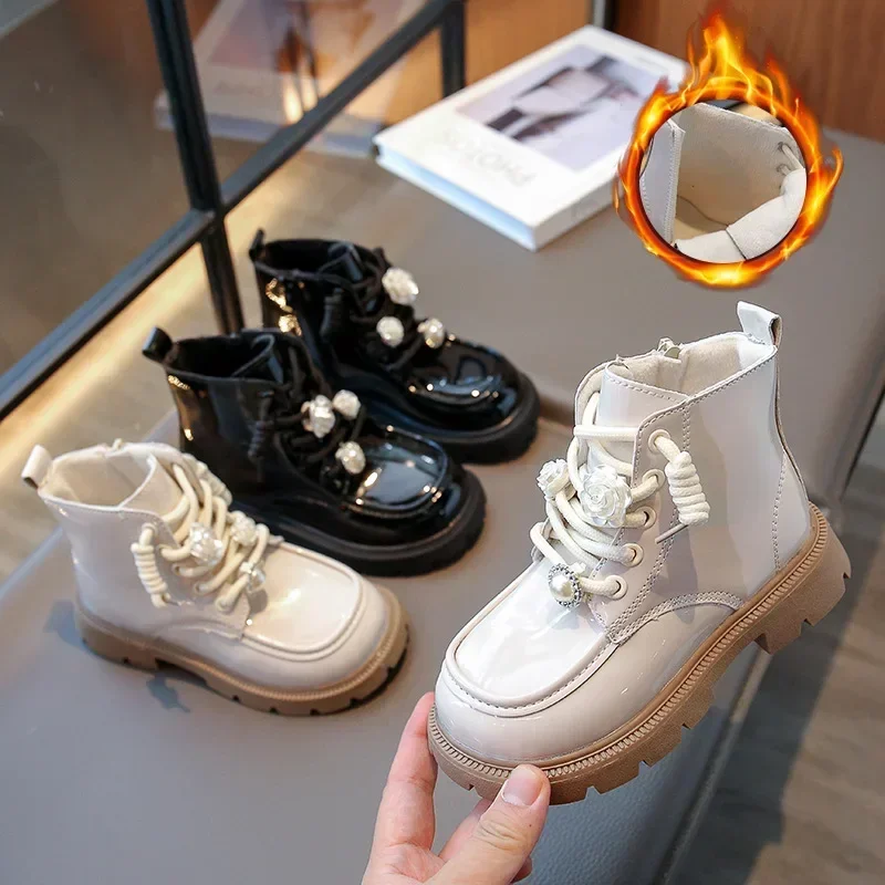 

Модные кожаные ботинки для девочек, новинка 2023, осенне-зимние детские Нескользящие утепленные Теплые ботильоны принцессы с милым цветком, обувь для маленьких девочек