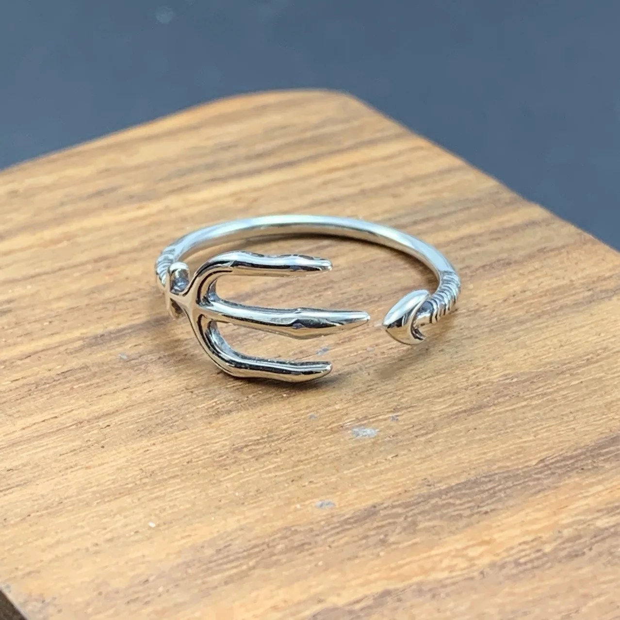 

Japanese and Korean Trendsetter Students' Minimalist and Compact Rings Open Joints Ins Fashion Bracelets New Style