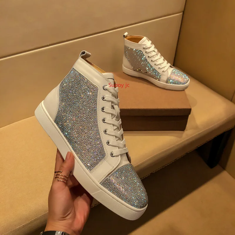 

Дизайнерские роскошные мужские туфли, цвет белый, бриллиантовая фотокрасная подошва, высокие повседневные туфли на плоской подошве с кожаной подкладкой