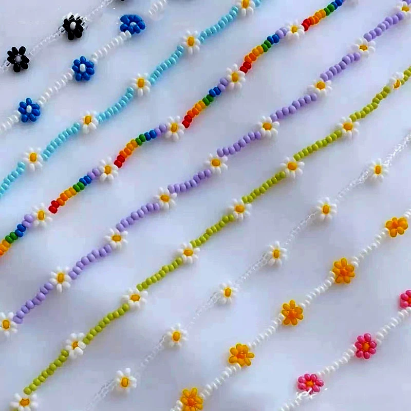 

Женское богемное ожерелье-чокер с цветами и маргаритками