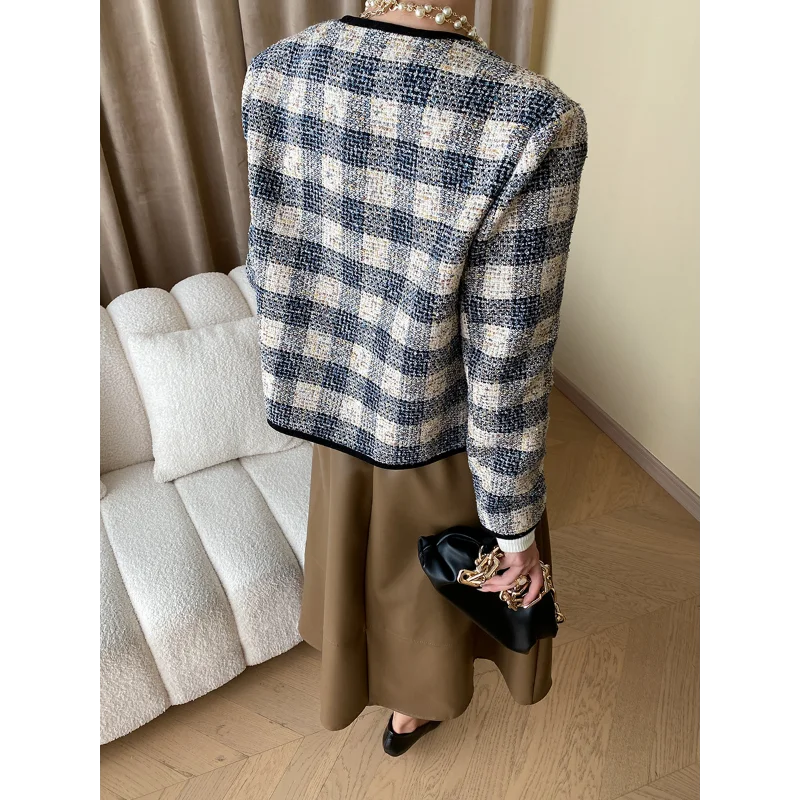 Рисунок 5 - Женское твидовое клетчатое пальто