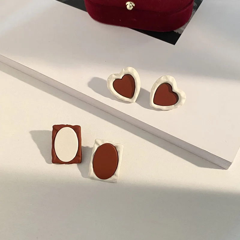 

Sweet Acrylic Heart Stud Earrings Delicate Gold Color Mini Ear Studs Trendy Ear Nails For Women Girls Jewelry Gift