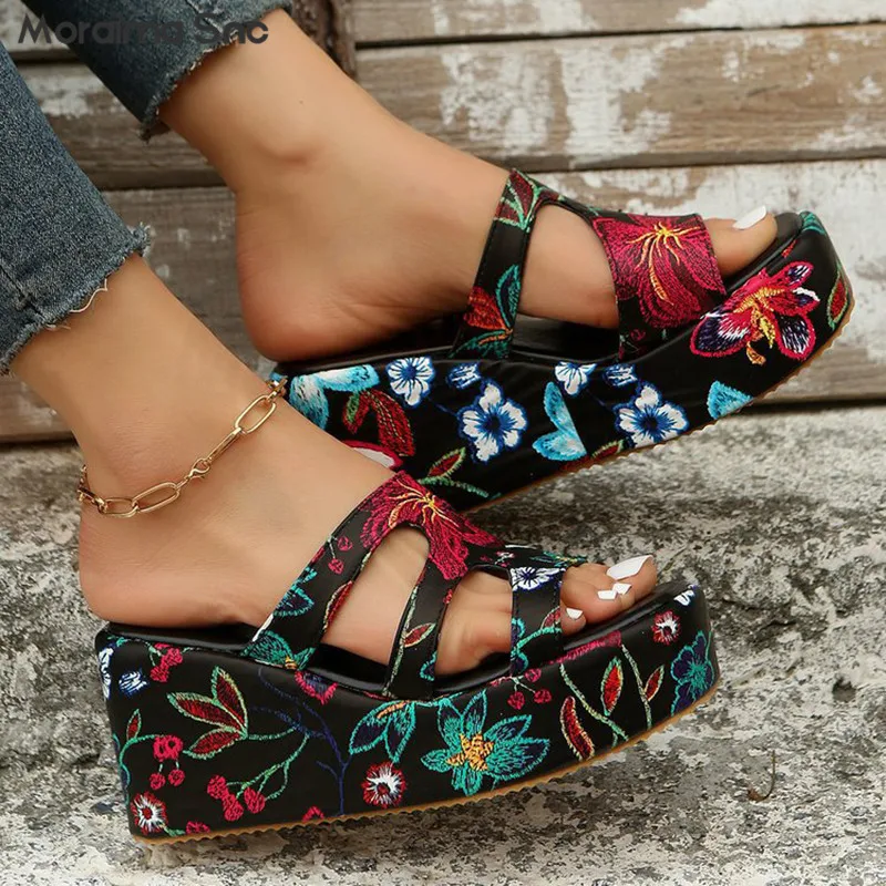Colorful Flower Embroidery Hollow Slippers Black Leather Wedge Platform Slippers Summer New One Word Casual Beach Women's Shoes