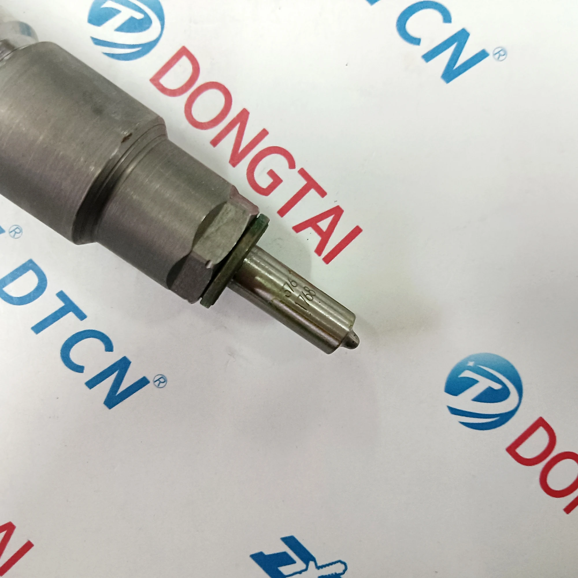 Китайский поставщик Оригинальный дизельный инжектор Common Rail Bos-ch 0445120214 Цена 0 445 120