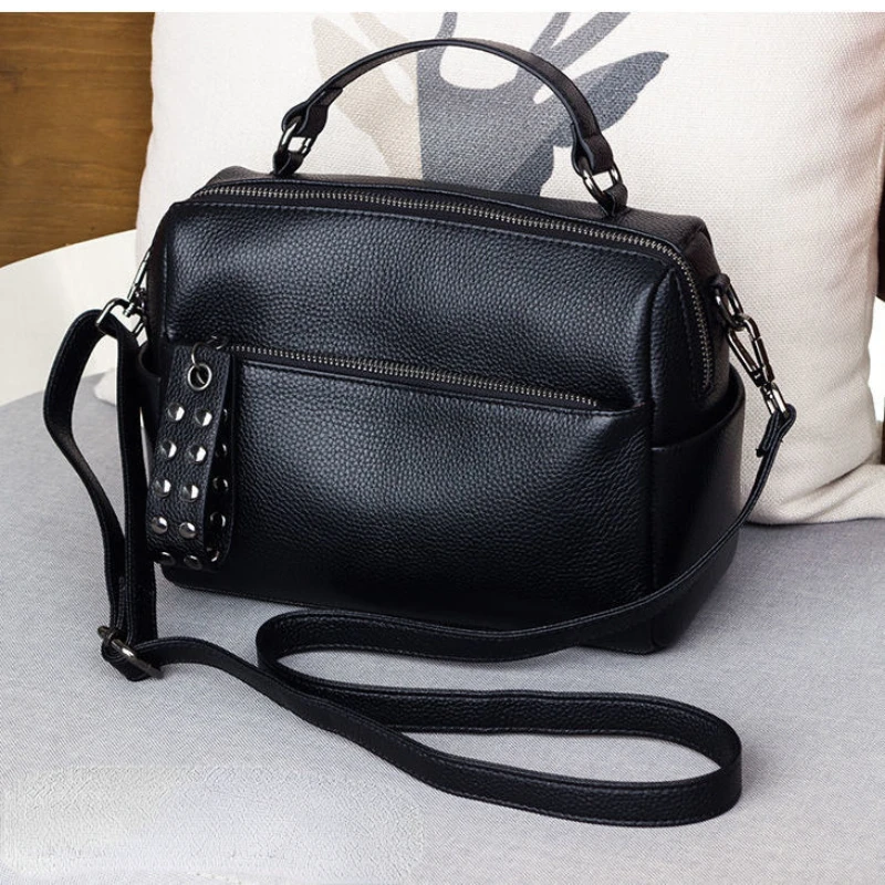 

Модные женские сумки с заклепками, подушка в Бостонском стиле, дизайнерские сумки-тоут через плечо, сумки через плечо из натуральной воловьей кожи первого слоя