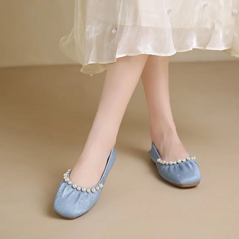 Мокасины женская обувь с жемчужным декором без шнуровки неглубоким носком 2024