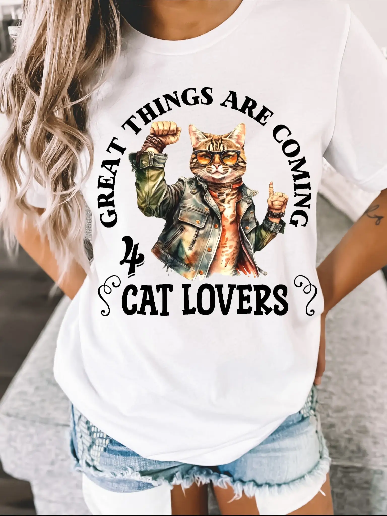 Футболка CaT Great Things Are Coming Bella Canvas для женщин дочки мамы девушки ее мем
