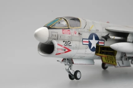 HobbyBoss масштаб 87201 1/72 США A7 A-7A Corsair II боевой самолет военный подарок пластиковая