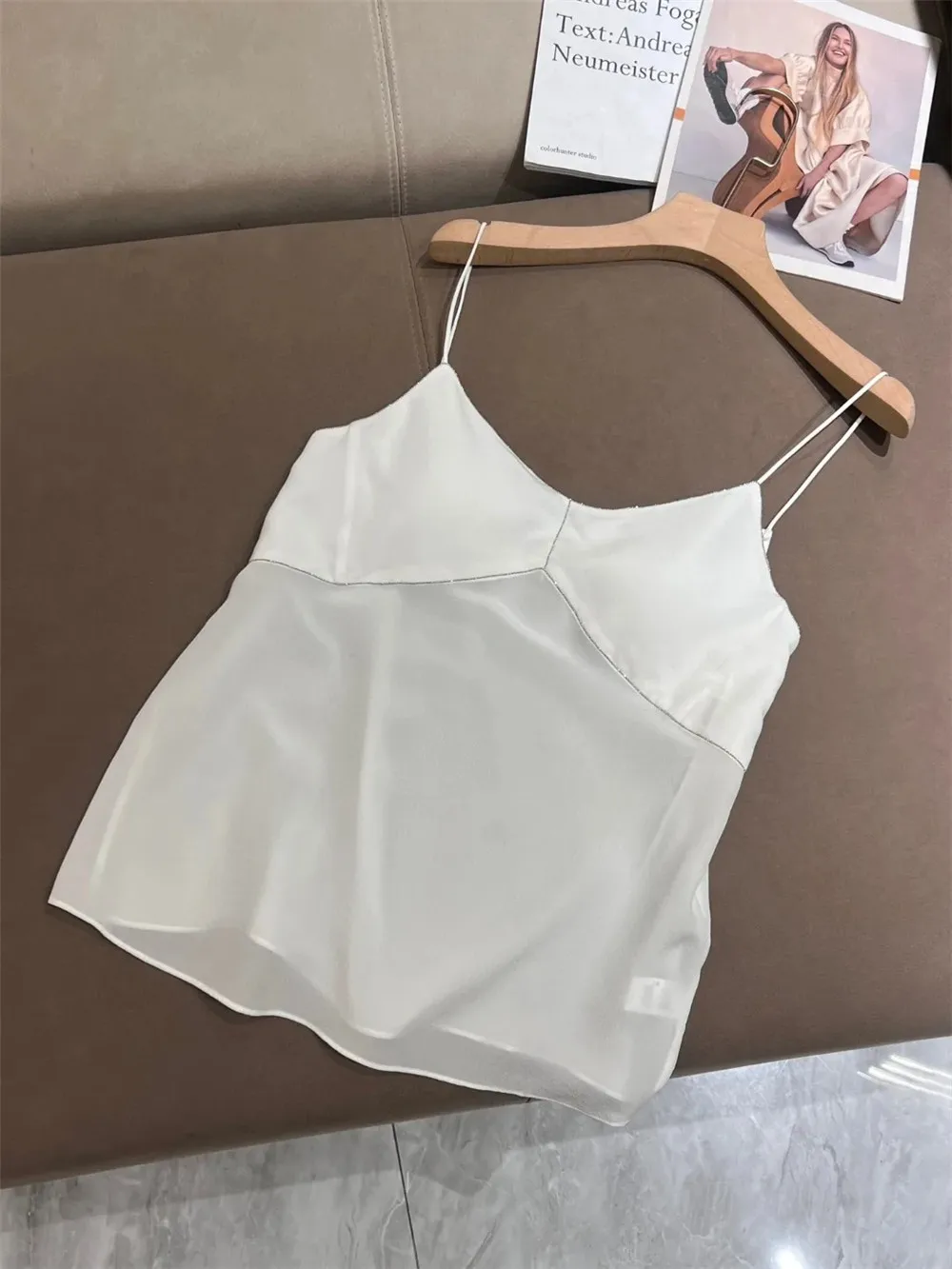 Женский жилет на бретельках Шелковый пуловер с цепочкой и бусинами нижнее белье