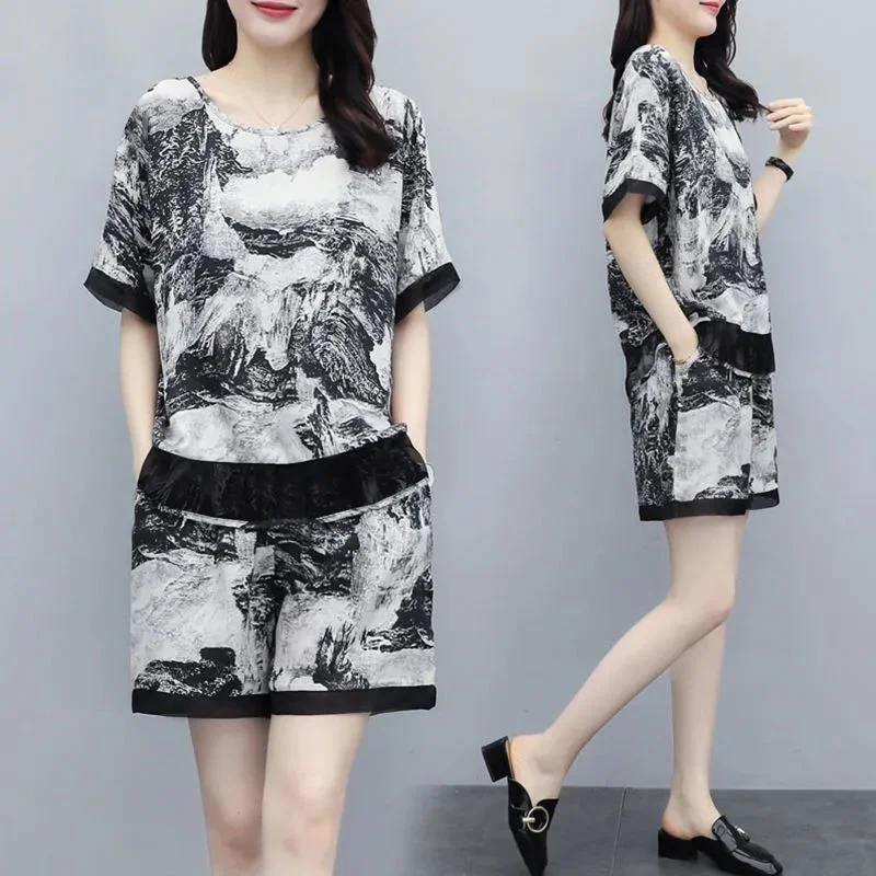 

Top Shorts Casual Sports Suit Large Size 2022 New Summer Two Piece Water Ink Printing Tshirts Sweat Suits Women Matching Sets