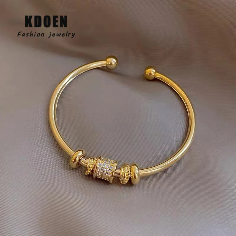 

2022 Design Sense Cylindrical Shape Adjustable Charm Bracelet Fashion Luxury Jewelry Party Exquisite Womans Bracelet Accessories