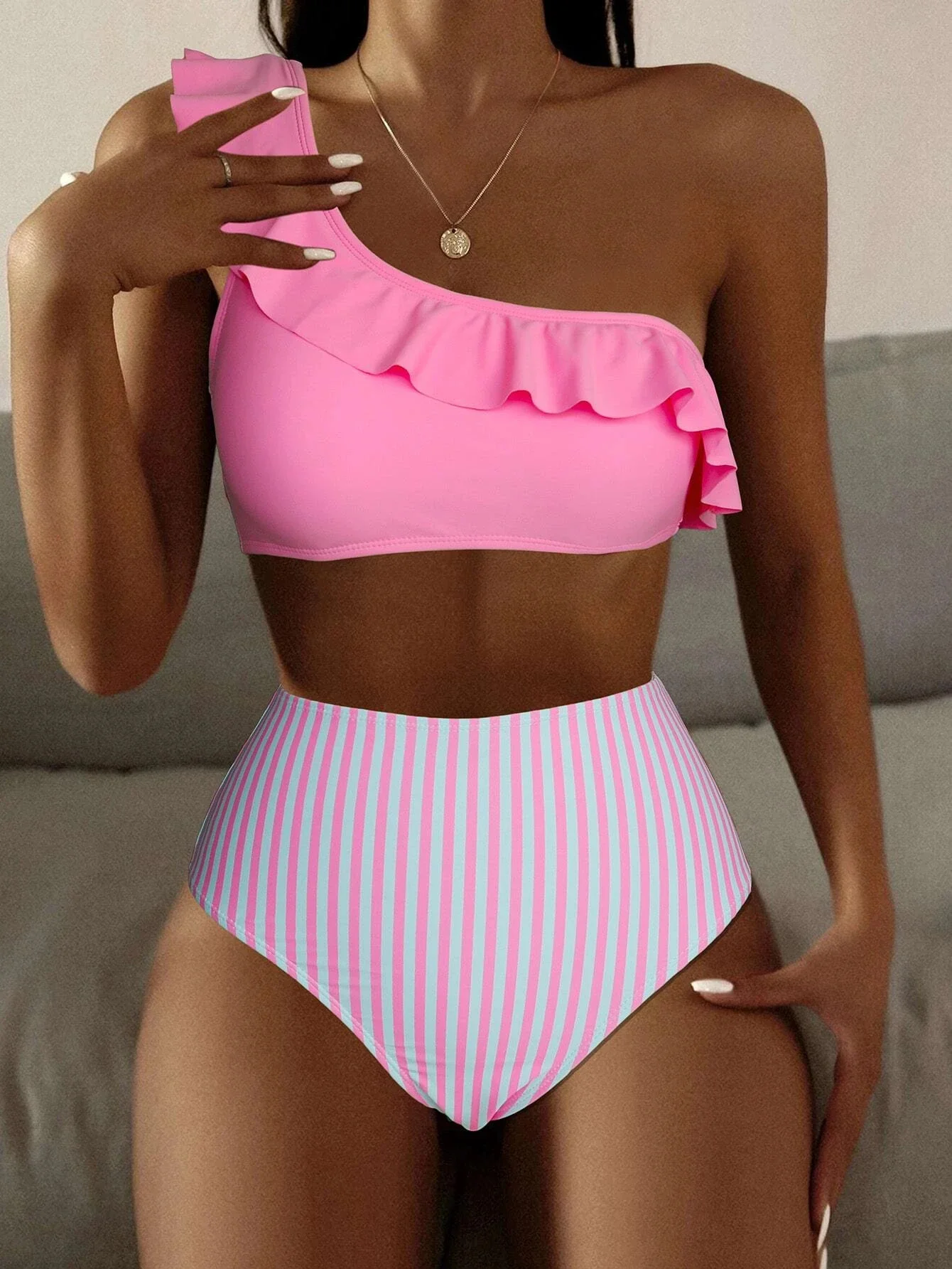 

Striped Ruffle Trim One Shoulder High Waisted Bikini Swimsuit Women Two Piece Swimwear 2023 Bikini Set Summer Beach Bathing Suit