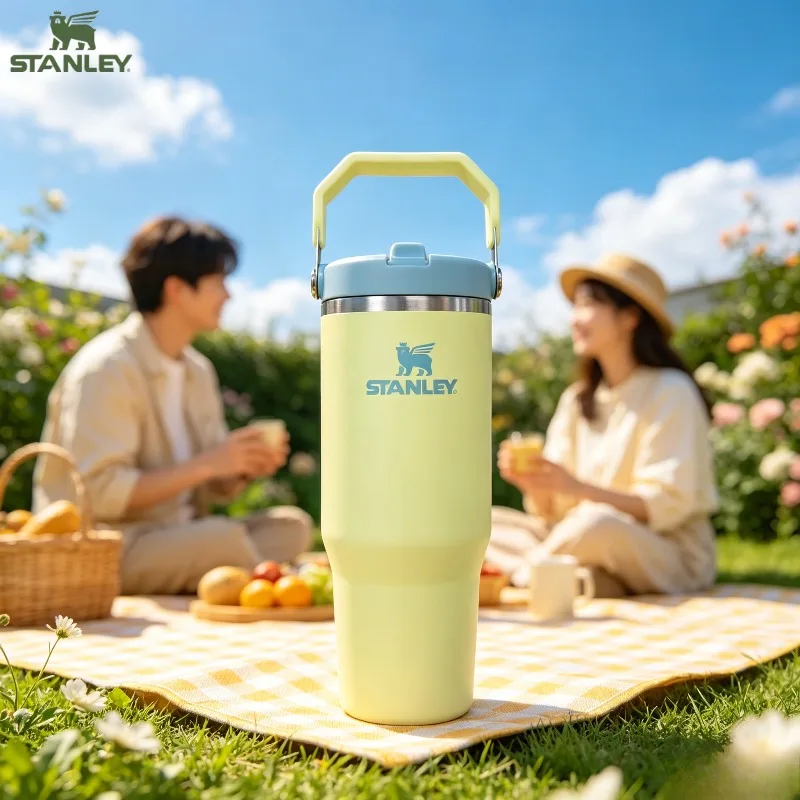 Фото Термос Stanley IceFlow Series 30oz Pomelo Yellow с откидной крышкой и соломинкой, из нержавеющей стали, с защитой от проливания, для велосипедных прогулок №4