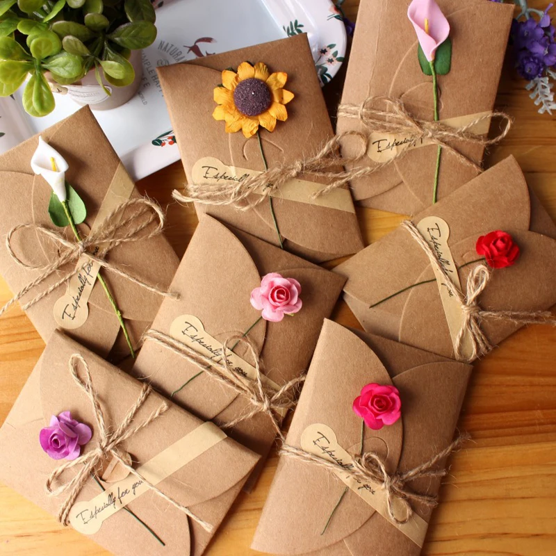 

5pcs Mini Kraft Paper Greeting Card with Dry Flowers Vintage Envelope DIY Wedding Party Invitation Cards Handmade Envelopes