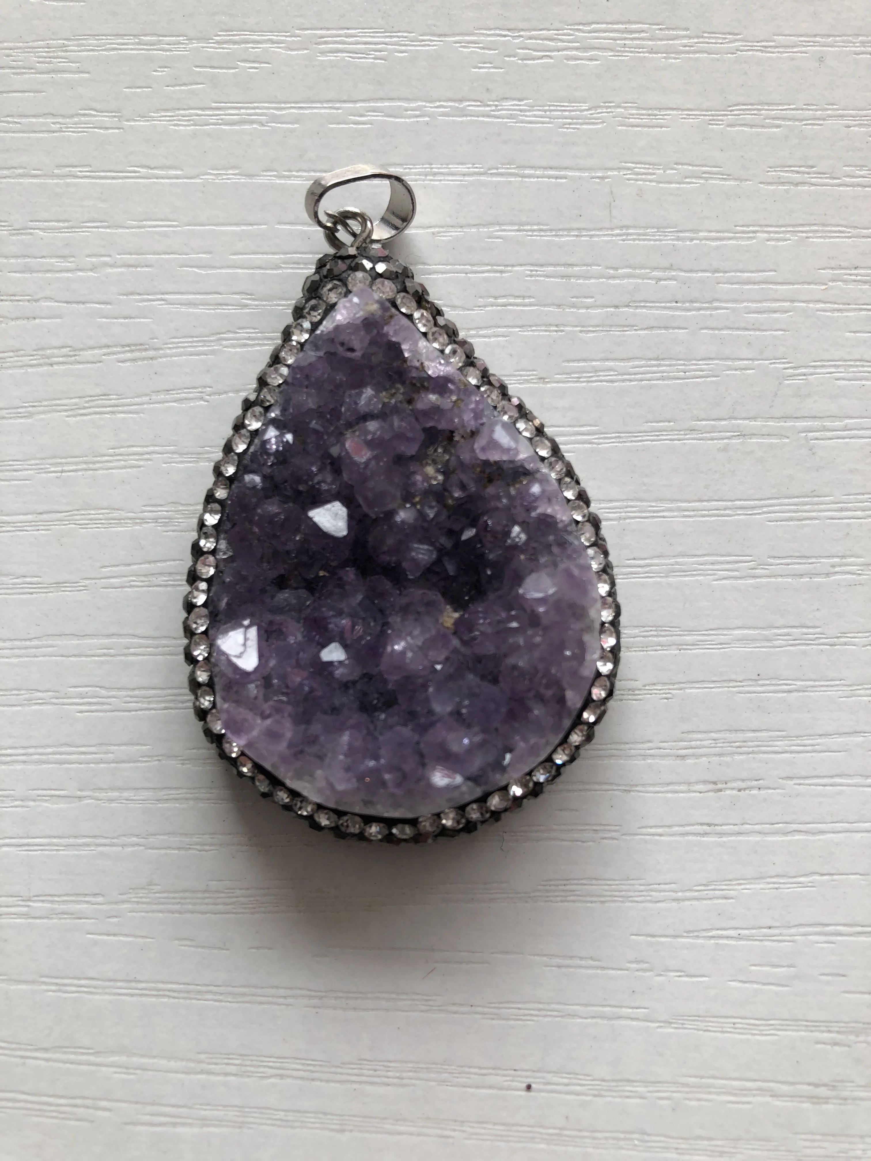 

Женское Ожерелье из натурального аметиста, подвеска из энергетического камня с проволокой.