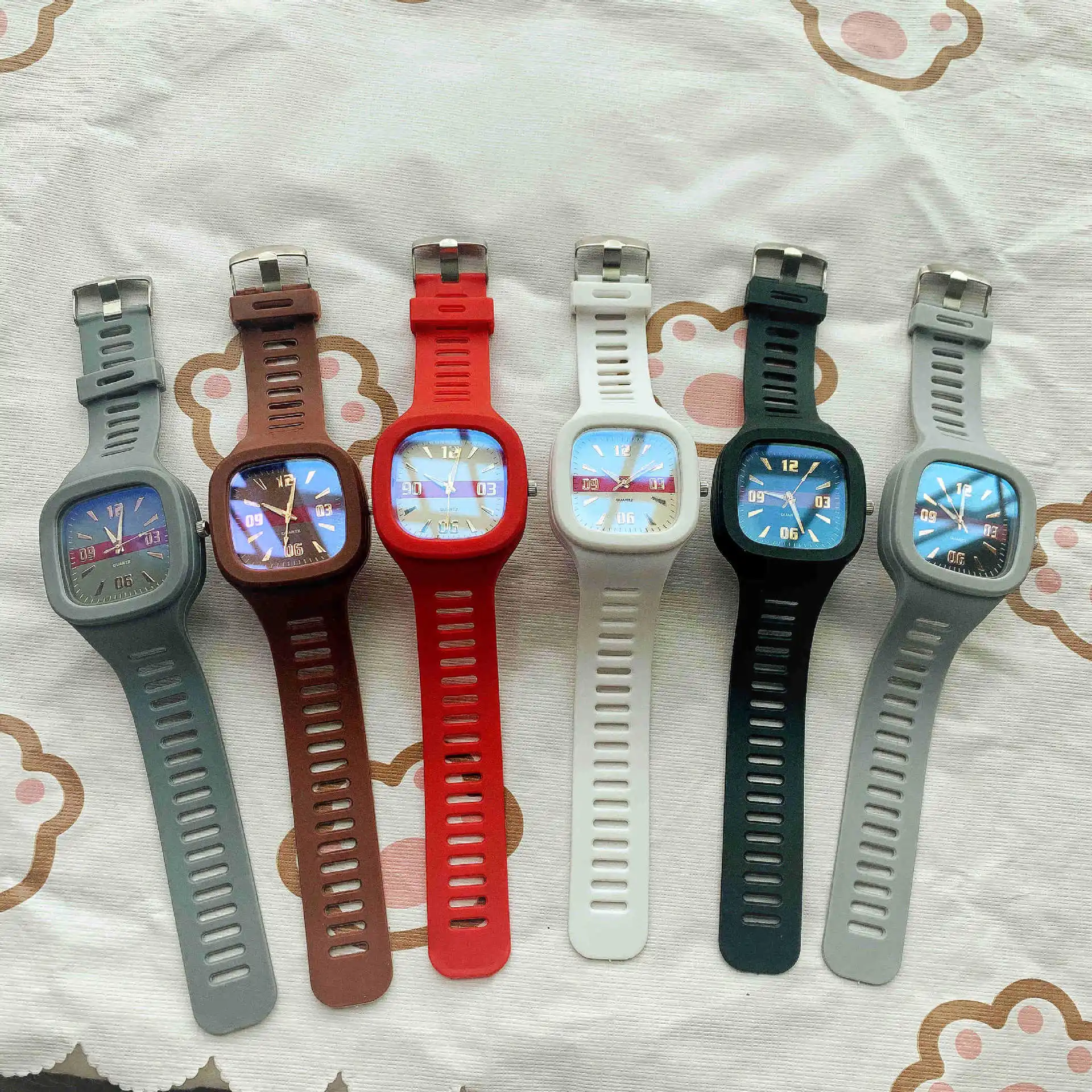 

Women Watch Simple Digital Luminous Quartz Watch Fashion Transparent Bracelet Wristwatch for Women Student Kid Watch Reloj Mujer