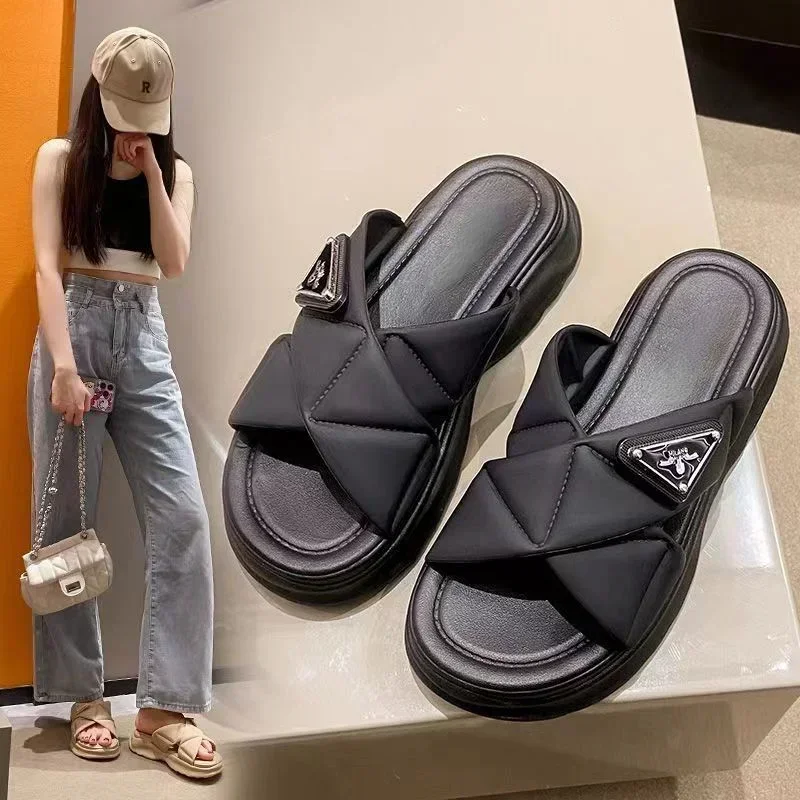 Женская летняя обувь на платформе с подвеской