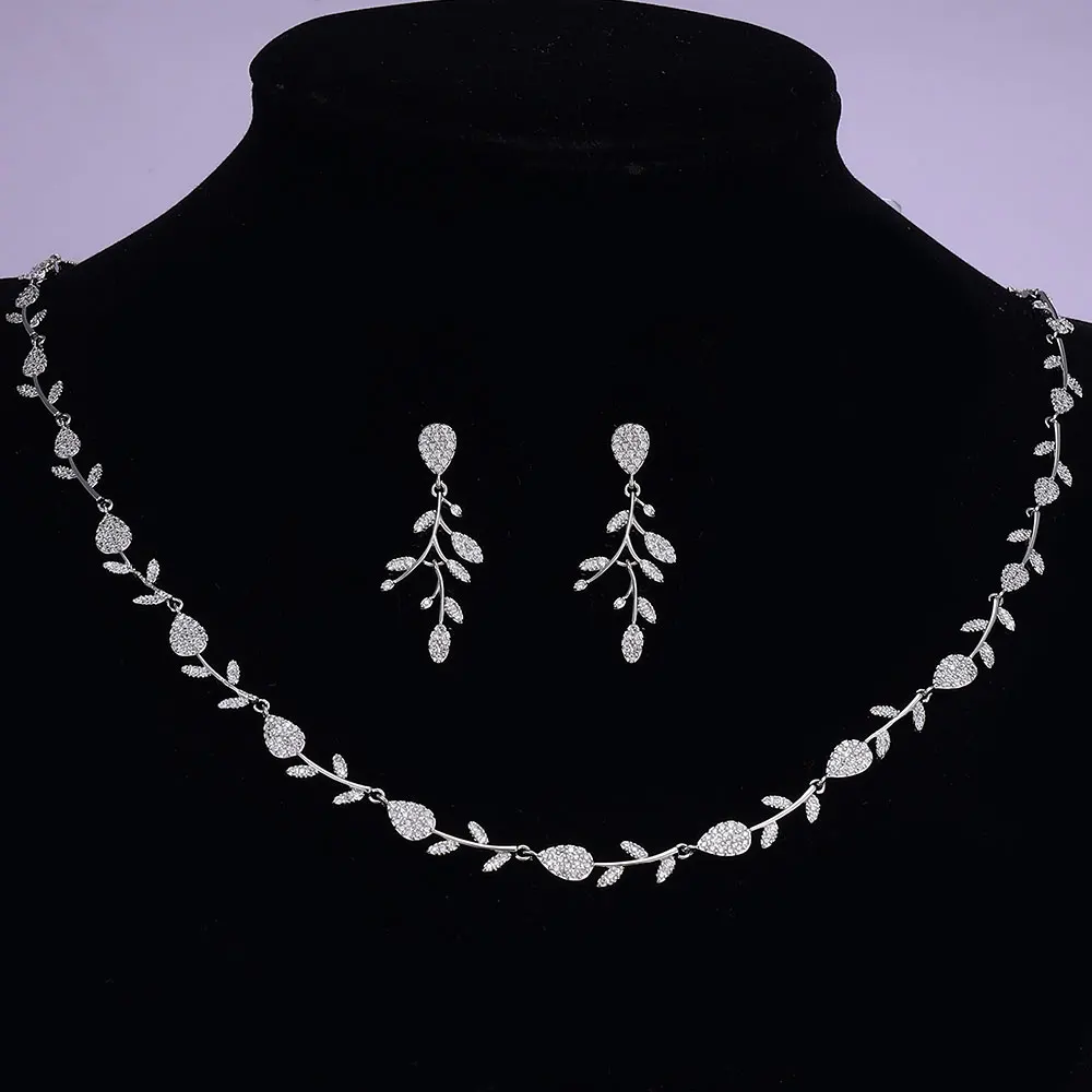 

Новинка 2023, классический свадебный комплект ювелирных изделий, Женские аксессуары для платья, набор сережек, белые свадебные украшения