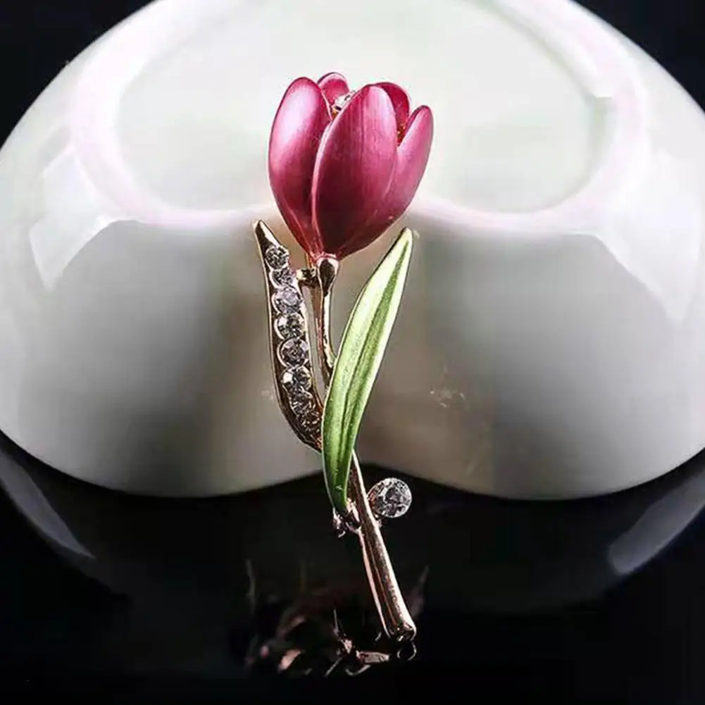 

Female Peacock Tulip Brooch Pearl Rhinestones Wreath Party Brooches Gifts Women Wedding Elegant Brooch Circle Leaf Pins Tre