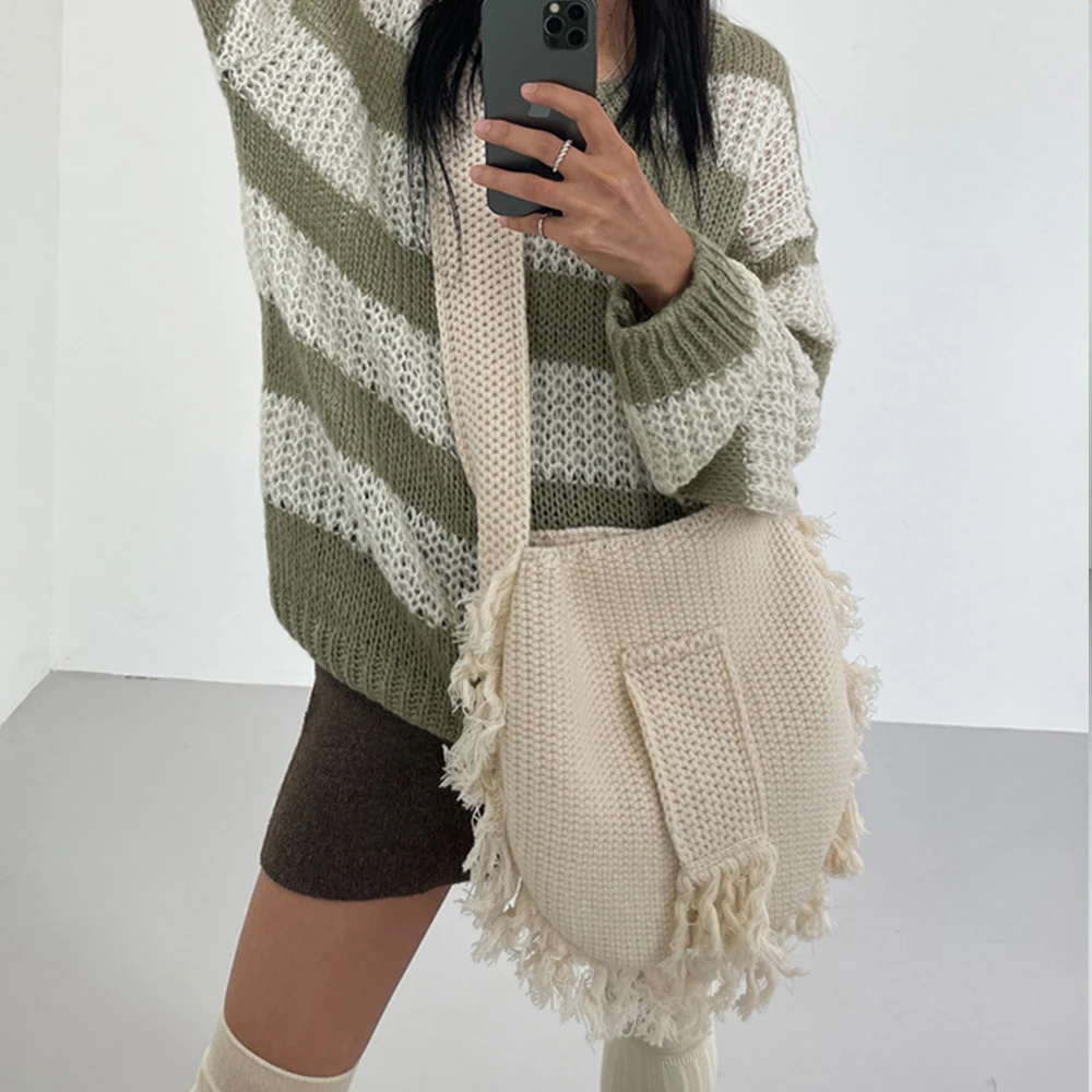 

Модные вязаные крючком сумки через плечо для женщин, дизайнерские сумки с кисточками, сумка на плечо с широким ремешком, женские кошельки и ...