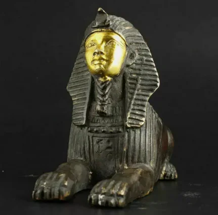 Старая винтажная бронзовая статуя династии Шанга Египетские пирамиды Сфинкс