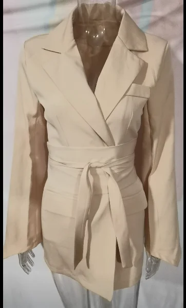 damskiej odzieży z klapką i rozkloszowanym rękawem Top 2023 дизайн с ремешками высокая талія последняя