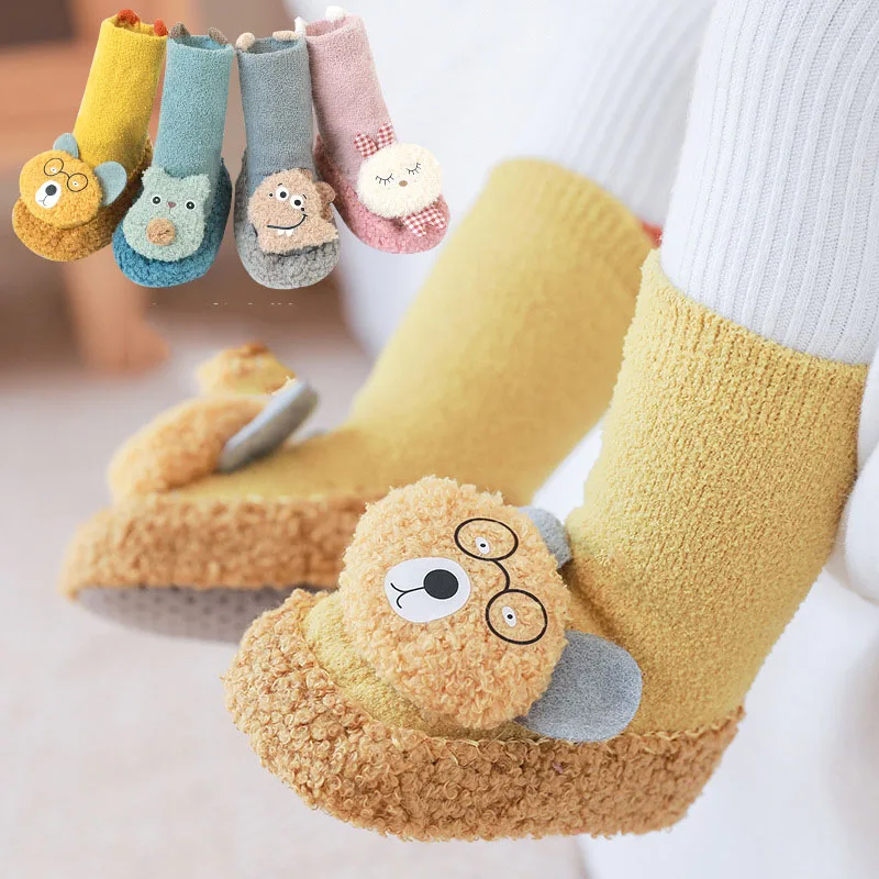 

Зимние утепленные детские ботинки из кораллового флиса, Детская нескользящая обувь, Мультяшные носки среднего размера, Нескользящие