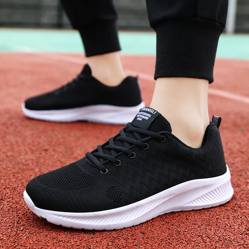 New Fashion Light Men's Running Shoes Breathable Mesh Comfortable Men's Sneaker Outdoor Jogging Non Slip Spring Men's Shoes 2022