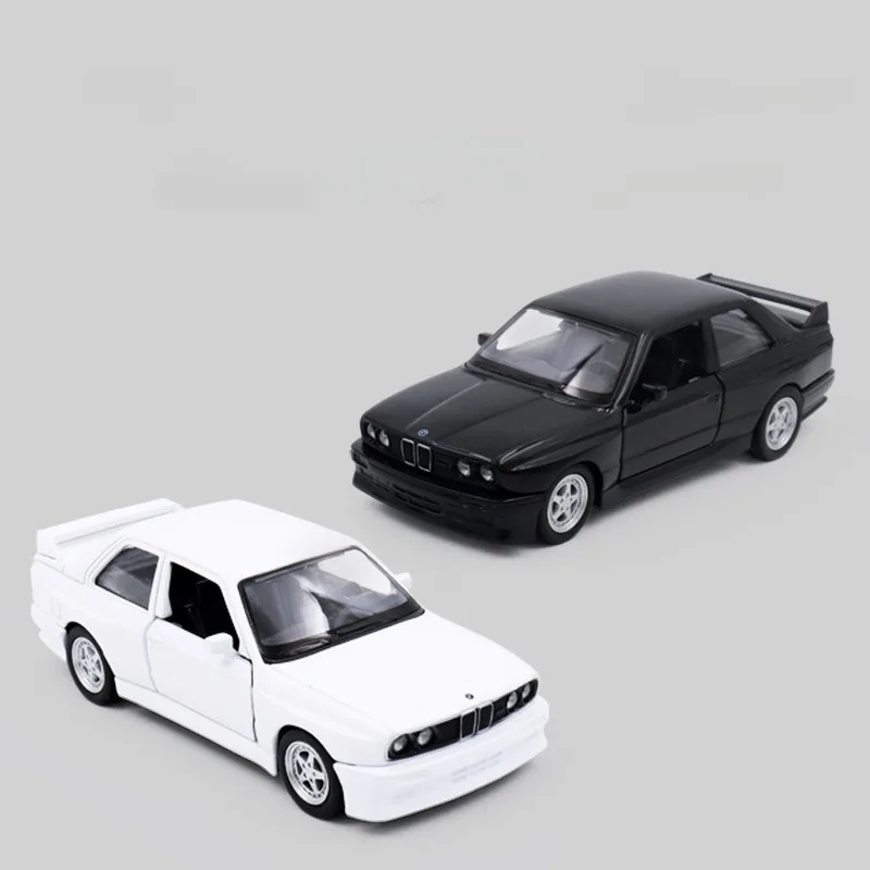 Модель литая автомобиля 1:36 BMW M3 1987 винтажная Спортивная машинка из