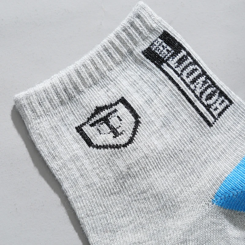 Носки мужские повседневные средней длины спортивные с принтом и защитой от пота