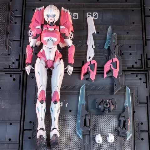 Фигурка Arcee Bandai