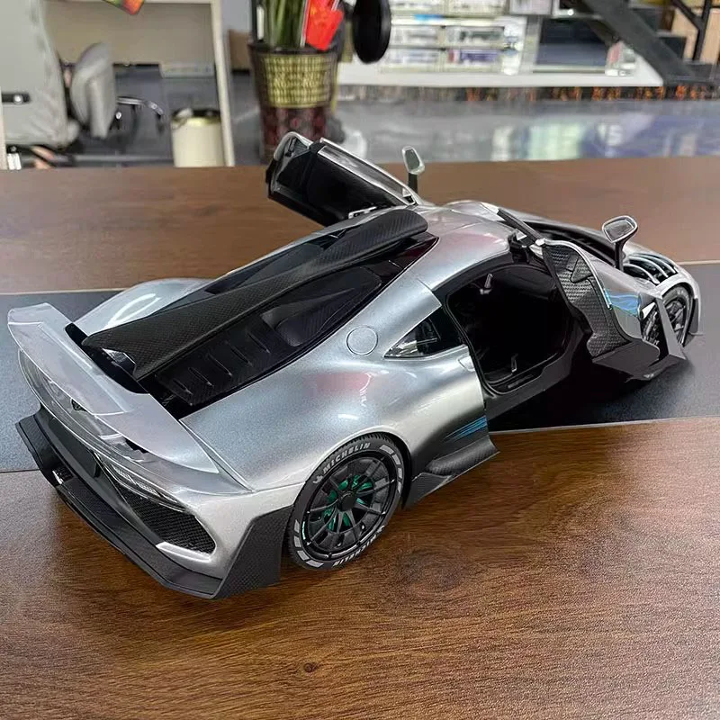 Модель автомобиля NZG 1:12