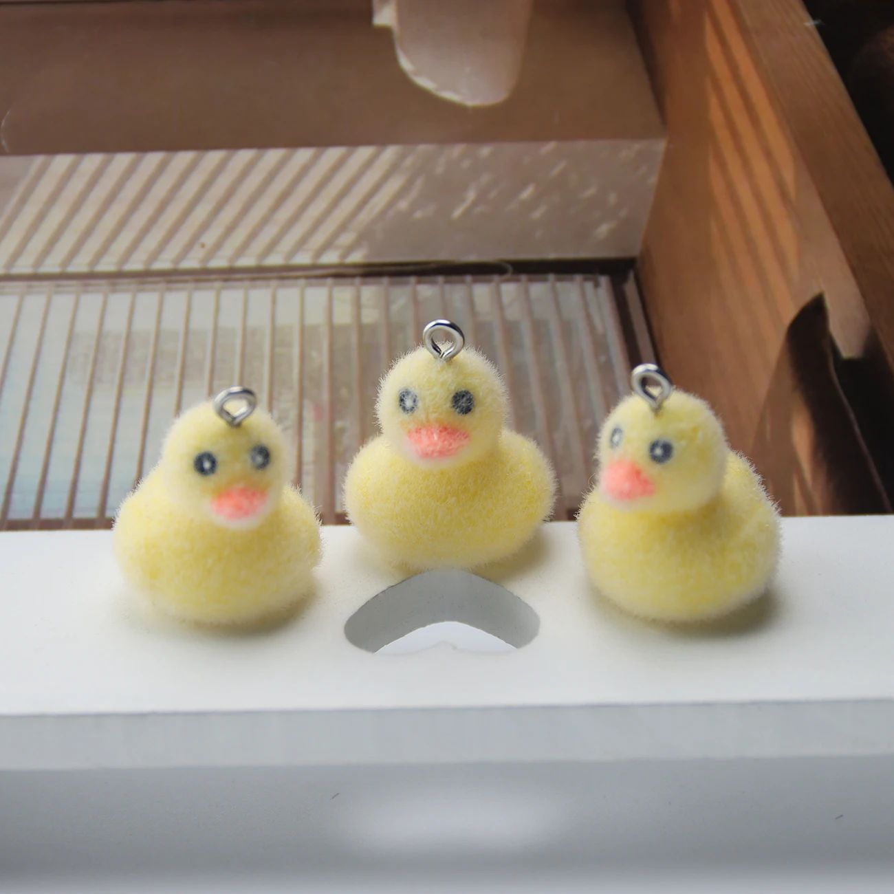 30 шт. 3D флокированные мультяшные мини-подвески в виде утенков милая кукла из