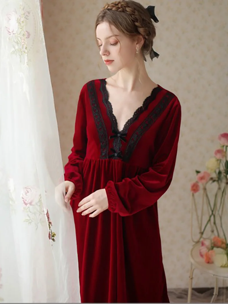 Women Elegant Velour Robe V-Neck Backless Long Night Dress Lace Velvet Sleepwear Princess Nightwear Vintage Pajamas Nightgowns