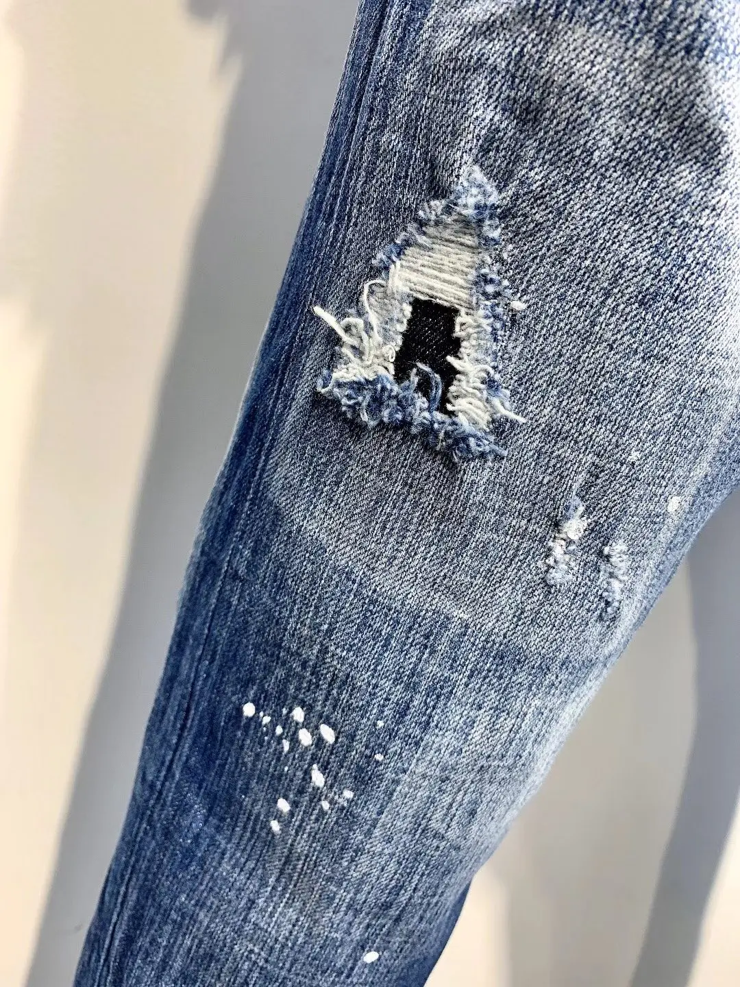 2023 New D2 Jeans Men's Slim Fit Wash Blue Patched Patches Imprint Small Feet Casual Fashion
