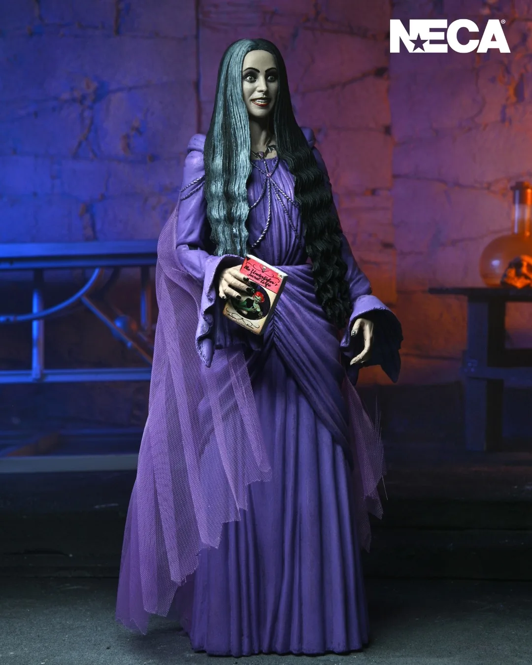 NECA Lily Munster 7-дюймовая фигурка