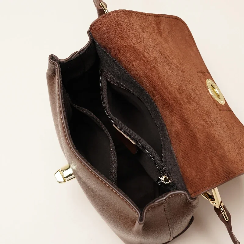 Усовершенствованная текстура маленькая сумка на плечо с клапаном в стиле ретро