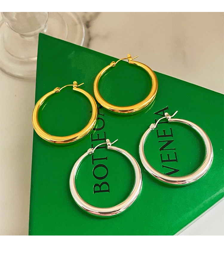 

Timeless Wonder Brass Neat Circle Hoops Earrings Women Jewelry Designer Gothic Party Korean Punk Statement Classy Egirl Emo 3342