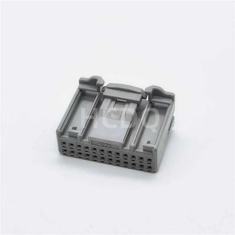 10 шт. оригинальный корпус автомобильного разъема 1379668-2 TE поставляется со склада