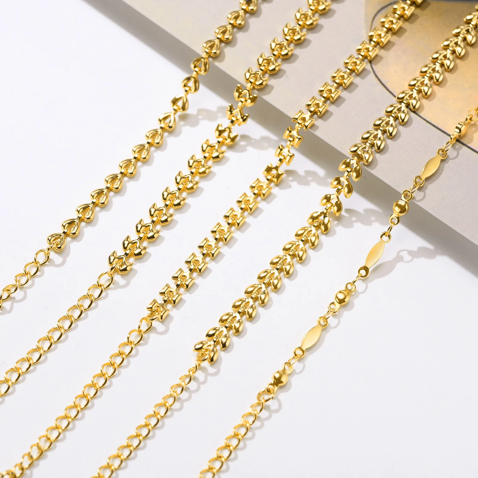 

Chic Women Leaves Chain Bracelet, Gold Tone Stainless Steel Heart Cross Stars pulsera de mujer,with K 18 Stamp Accessory