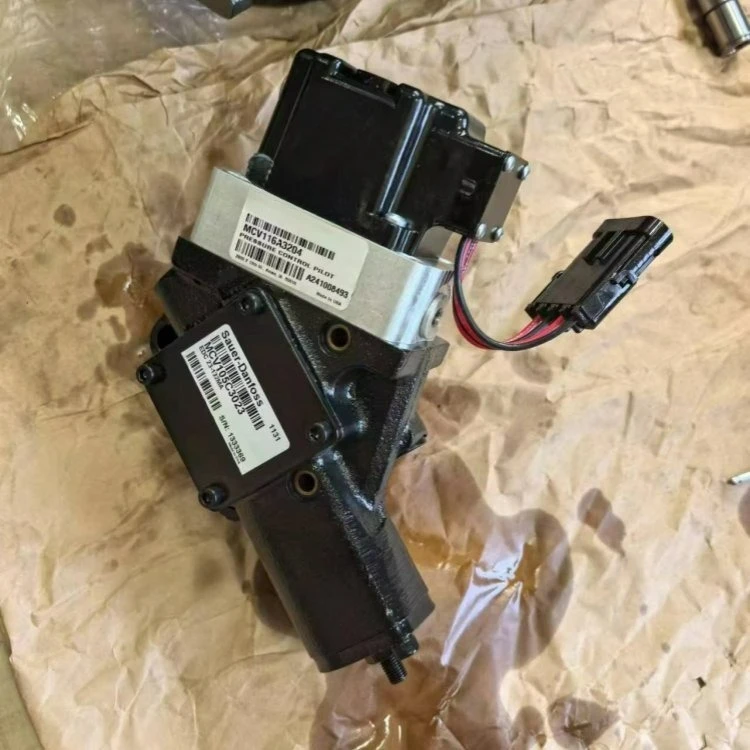 Фото Danfoss MCV105C3023 Группа сервоклапанов MCV116A3102 G4204 A3204 Электромагнитный клапан 2102D №1