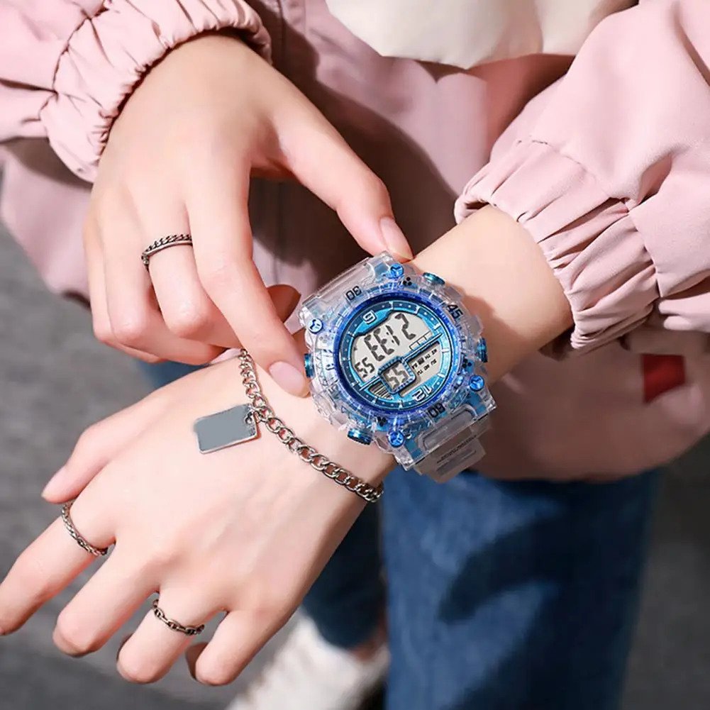 

Эти часы имеют спортивный вид и не только функциональны, но и стильные.