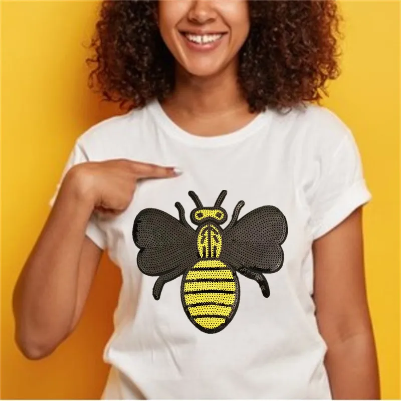 Сверкающая нашивка с блестками в виде мультяшной пчелы сделай сам пришитая