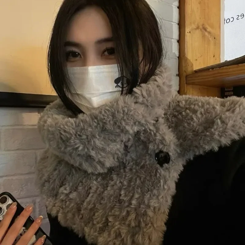 Женский вязаный пуловер с имитацией воротника на пуговицах